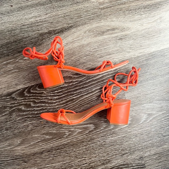 Schutz Binky Mid Heel in Orange - Picture 5 of 6
